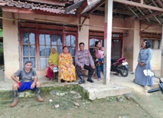 Jaga Kondusifitas Wilayah, Bhabinkamtibmas Wilayah Hukum Polsek Cigudeg Sambang Kepada Warga Masyarakat Desa Urug