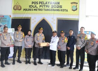 Kapolres Metro Tangerang Kota Cek Kesiapan Posyan dan Pospam Operasi Ketupat Jaya 2025 dan Serahkan Bingkisan