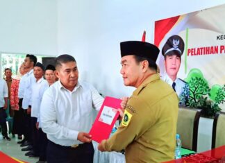 Pemdes Kemang Laksanakan Pelantikan dan Pengukuhan RT/RW Serta Penyuluhan Kebersihan Lingkungan