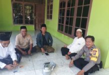 Bhabinkamtibmas Polsek Parung Jalin Kedekatan Dengan Masyarakat Desa Binaan