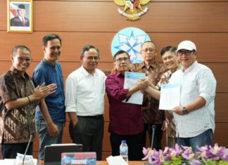 Disaksikan Dewan Pers, PWI Akhirnya Tandatangani Panitia Bersama Kongres Persatuan