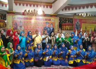 Kehangatan Adat Lampung Sambut Danlanud Baru di Lamban Gedung Kuning