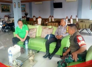 Polsek Cisarua Gandeng TNI Sambangi Warga, Perkuat Kamtibmas dan Cegah TPPO