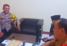 Bhabinkamtibmas Sukajadi Sambangi Kantor Desa, Dorong Sinergi Jaga Kamtibmas