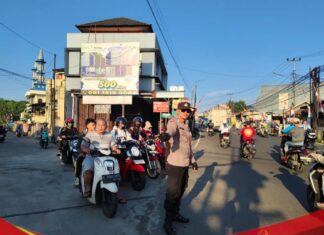 Polsek Ciampea Gelar Pengaturan Lalu Lintas Pagi, Jaga Kelancaran dan Keselamatan Warga