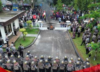 Ratusan Massa Aliansi Mahasiswa dan Masyarakat Gelar Aksi di DPRD Ciamis, Tuntut Reformasi dan Transparansi Anggaran