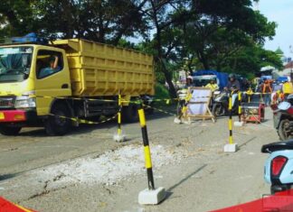 Miris! Adanya Pekerjaan Galian TKR Tanpa Pengawasan Akibatkan Kemacetan di Ruas Jalan Cadas Kukun