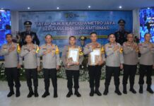 Aiptu Erwanto, Bhabinkamtibmas Poris Gaga Raih Penghargaan Teladan dari Kapolda Metro Jaya