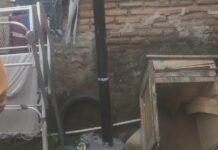 Warga Sarakan Sepatan Keluhkan Kabel Semrawut dan Tiang Wi-Fi Ilegal yang Ganggu Aktivitas