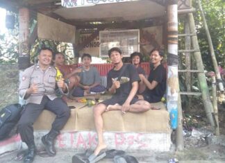 Bhabinkamtibmas Polsek Cijeruk Laksanakan Sambang Warga di Desa Ciadeg untuk Perkuat Kamtibmas