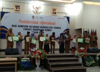 DP2KBP3A Ciamis Berikan Penghargaan Kampung KB Berkualitas, Desa Jalatrang Raih Juara Pertama