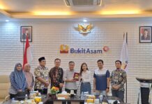 PTBA Raih Predikat Badan Publik Informatif 2025