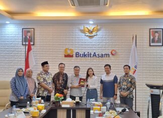 PTBA Raih Predikat Badan Publik Informatif 2025