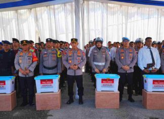 Wujud Empati, Kapolri Salurkan Bantuan bagi Anggota Polri Terdampak Bencana di Sumbar