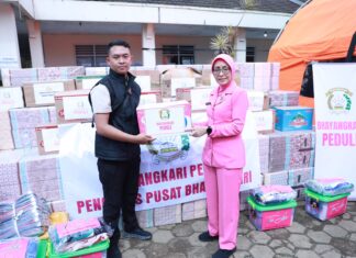 Ketua Umum Bhayangkari Salurkan Bantuan Lewat Ketua Bhayangkari Daerah Jawa Barat untuk Korban Longsor di Cisarua