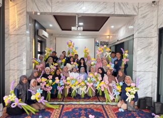 PT Bukit Asam Gelar Kelas Kreasi Vol. 6, Ajarkan UMKM Membuat Bunga Balon Menawan