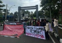 Dinilai Program Tidak Penting, Ratusan Aktivis Resolusi Mahasiswa Bogor Demo Tolak Pokir DPRD Pengadaan Videotron Rp 100 Miliar