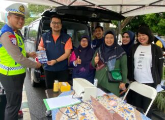 Satlantas Polres Metro Tangerang Kota Sosialisasi Ops Keselamatan Jaya 2026 di Stan DLH
