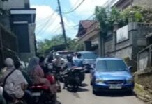 Akses Jalan Ke Gunung Halimun Salak Macet dipadati Wisatawan