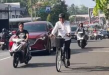 Sekdakab Bogor Gunakan Sepeda ke Kantor, Demi Efisiensi BBM