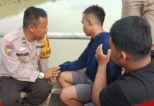 Bhabinkamtibmas dan Warga Gagalkan Aksi Pemuda Diduga Hendak Akhiri Hidup di Jembatan Kepur Muara Enim