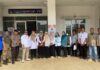 Pemasangan Stiker Keluarga Penerima Manfaat, Pemdes Kemang Berikan Edukasi Langsung kepada Warga