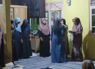 Ibu – Ibu Pengajian Silaturahmi Yasinan Santuni 30 Orang Anak Yatim
