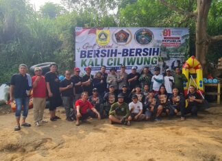 Momentum Semangat Kemerdekaan, PWI Kabupaten Bogor dan Komunitas Bersihkan Kali Ciliwung