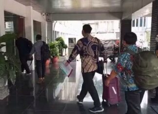 Penyidik KPK kembali melakukan penggeledahan di Lingkup Pemkab dan Dinas PUPR Kabupaten Muara Enim